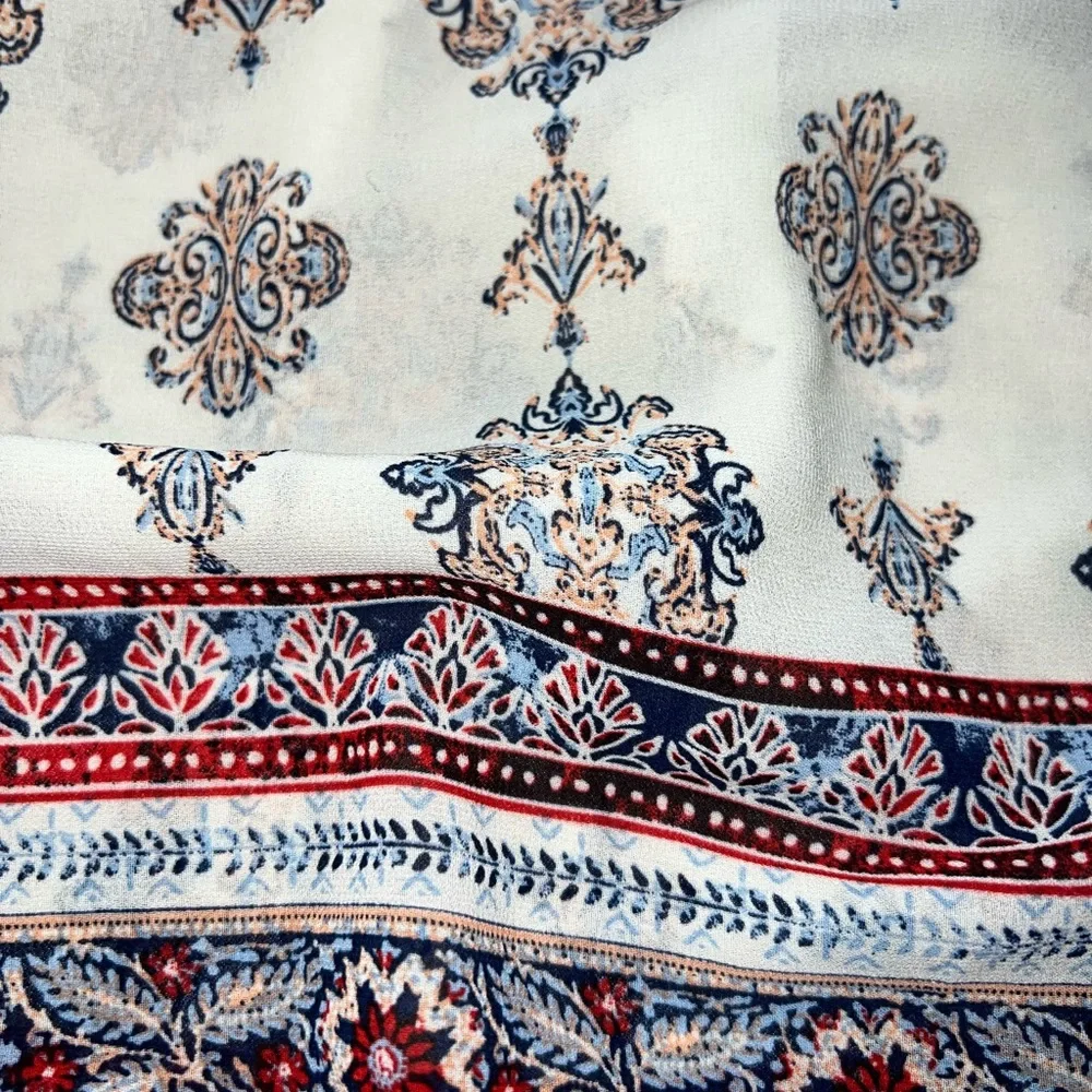 patterned blouse - Picture 2 of 4